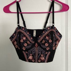 NWT Free People Floral Embroidered Crop Tank Black (Small)